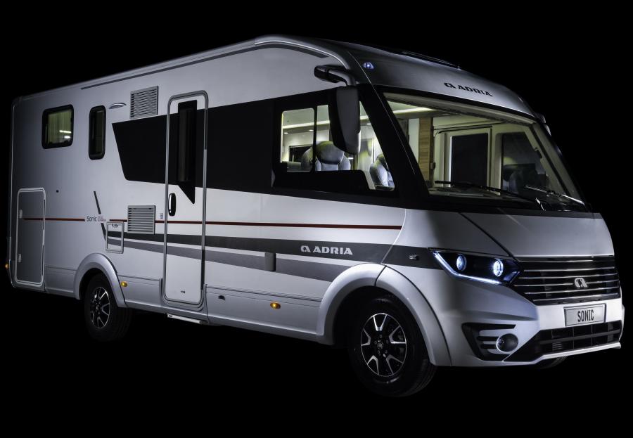  Adria Sonic Supreme 710 2016 года  (фото 4 из 6)